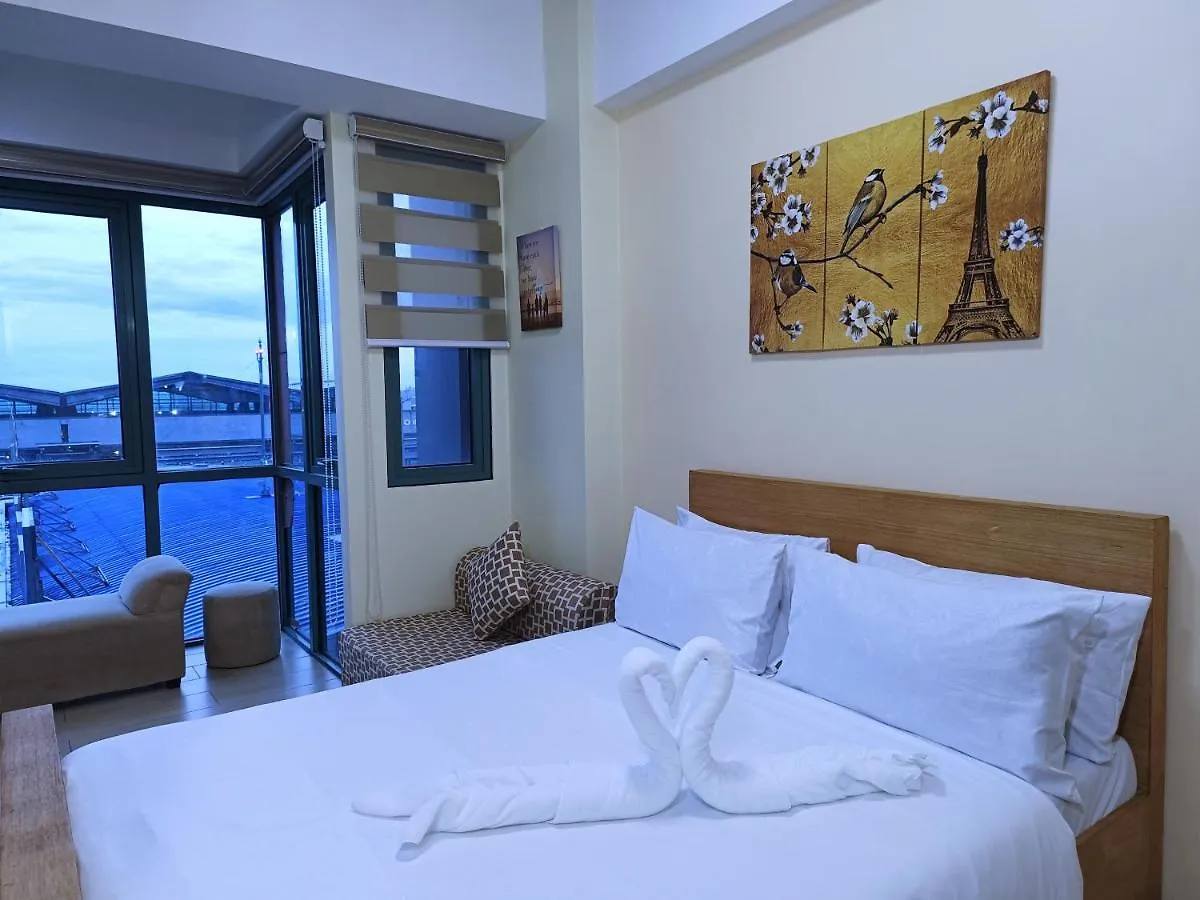 Near Terminal 3 Two Palmtree Villas- Walking Distance Only Pasay Aparthotel