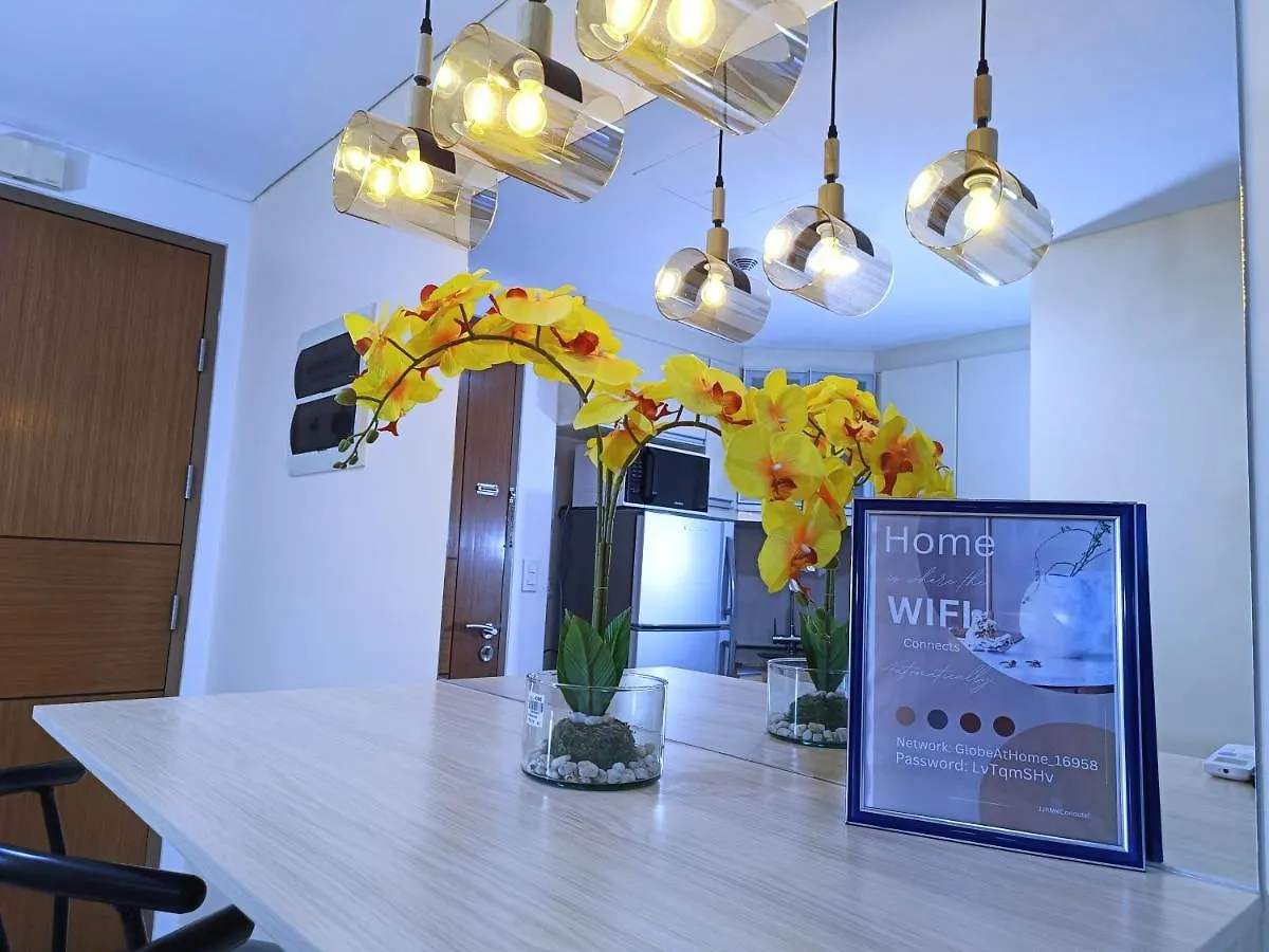 Near Terminal 3 Two Palmtree Villas- Walking Distance Only Pasay