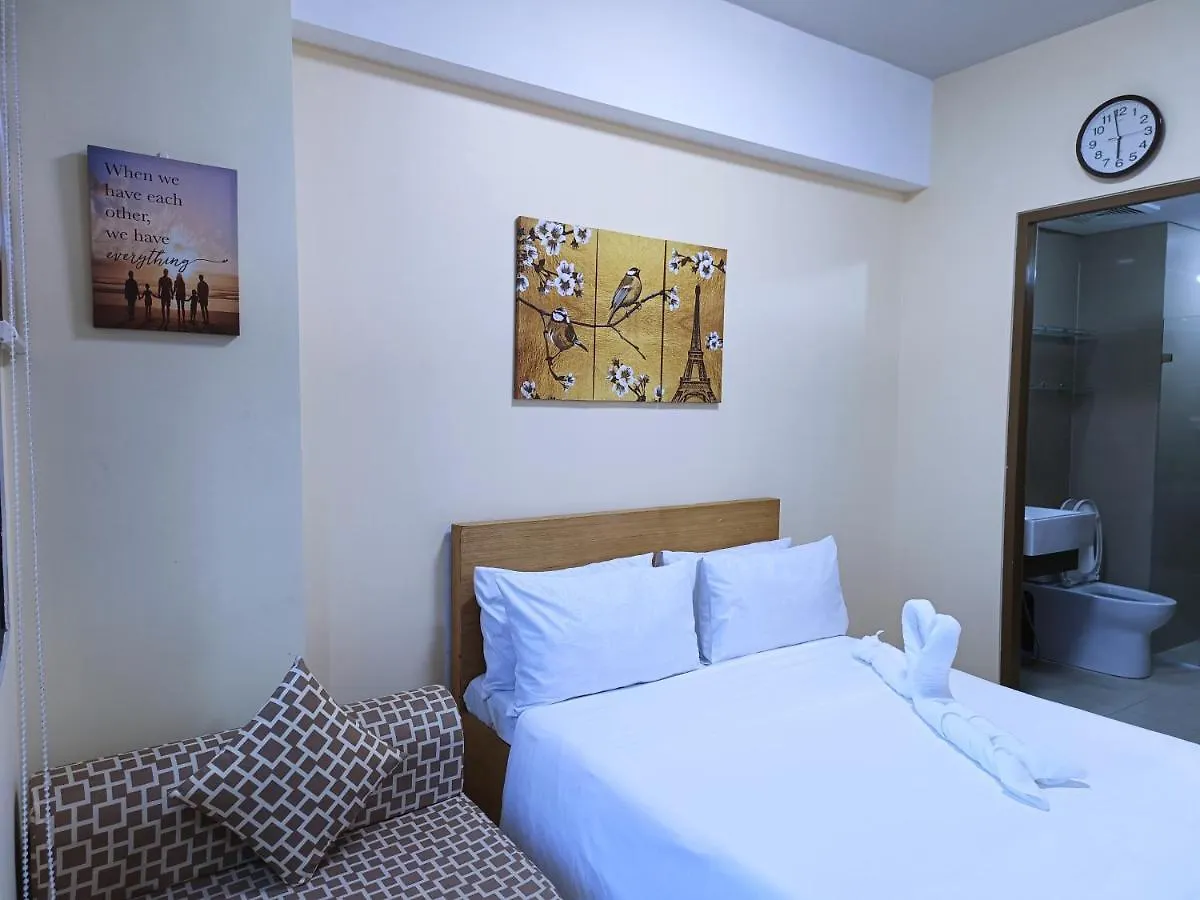 Near Terminal 3 Two Palmtree Villas- Walking Distance Only Pasay