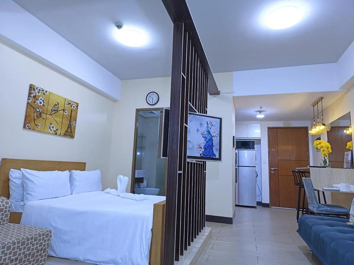 Near Terminal 3 Two Palmtree Villas- Walking Distance Only Pasay